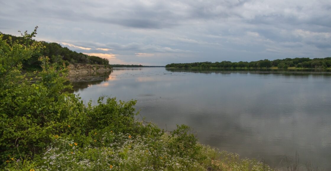 lakes near dallas for boating