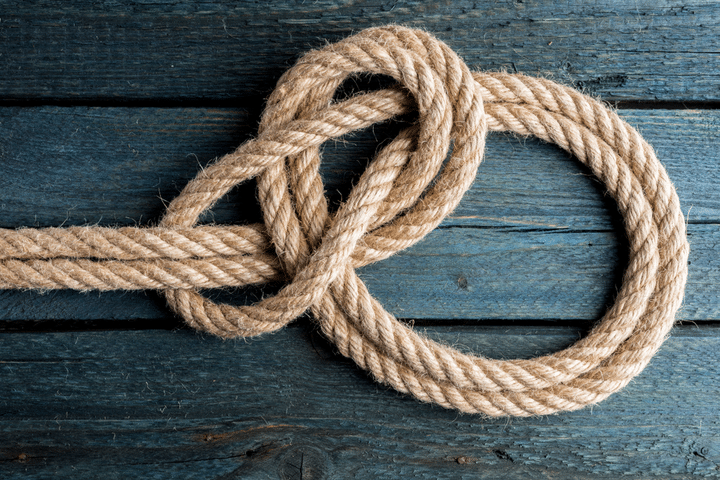 https://www.boatsetter.com/boating-resources/wp-content/uploads/2021/04/how-to-tie-a-bowline-knot.png