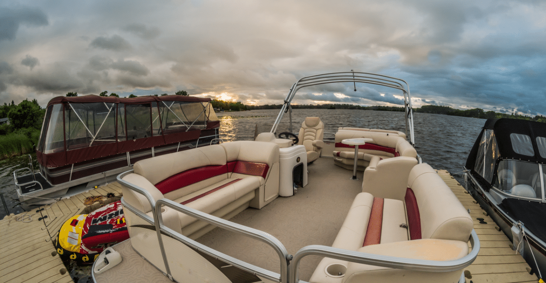 5 Must-Have Pontoon Boat Accessories