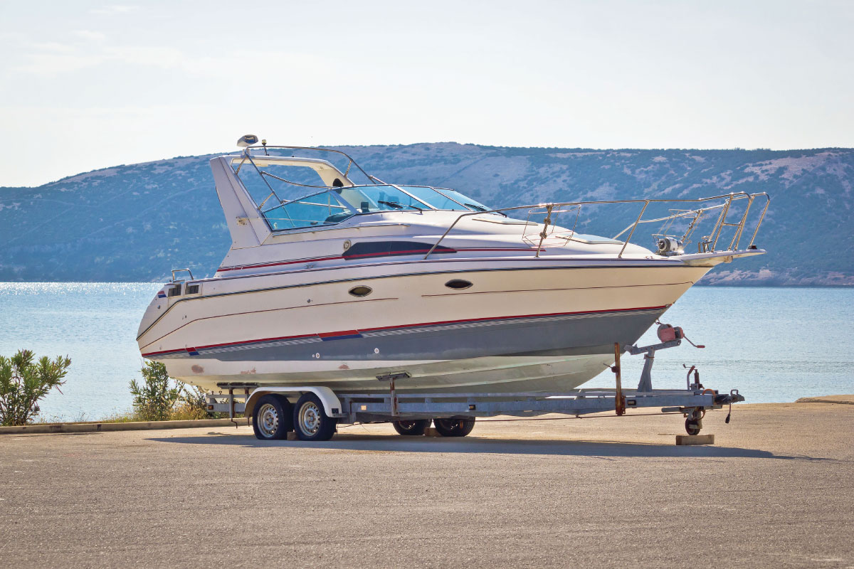 trailering a sailboat