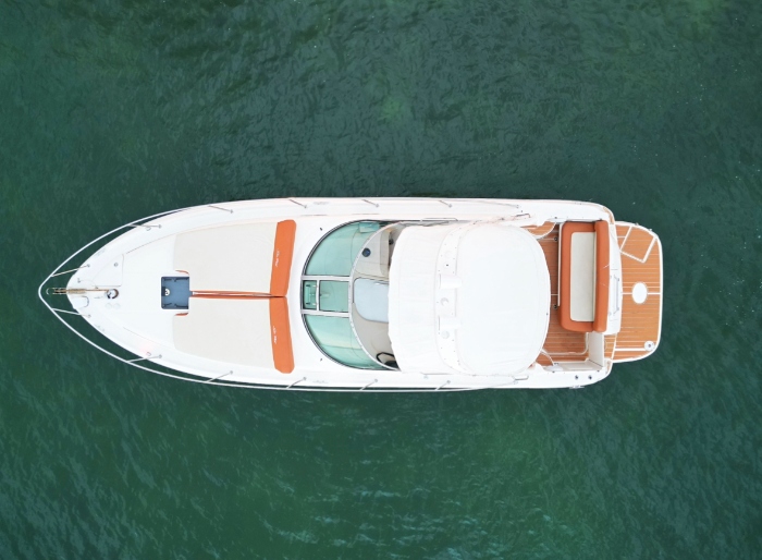 33 ft Sundacner Yacht - Best Boat Rentals for Labor Day Weekend