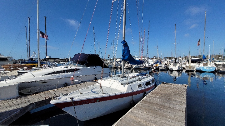 Classic 1972 sloop boat - best boat rentals for Labor Day Weekend 