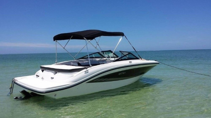 Sea Ray Boat - Best Boat Rentals for Labor Day Weekend