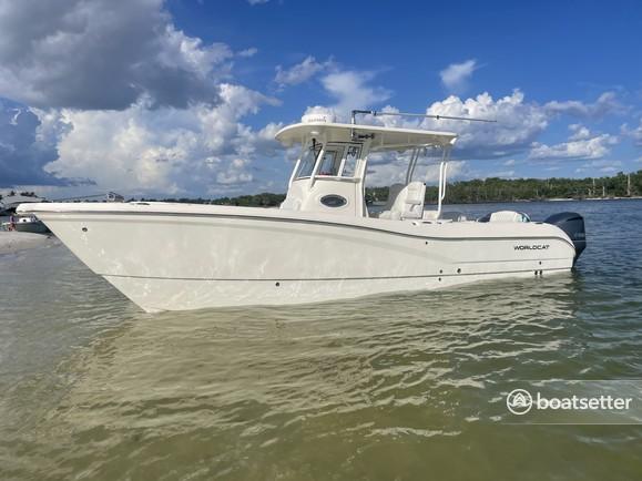 30' Worldcat with a Captain in  Naples, FL!