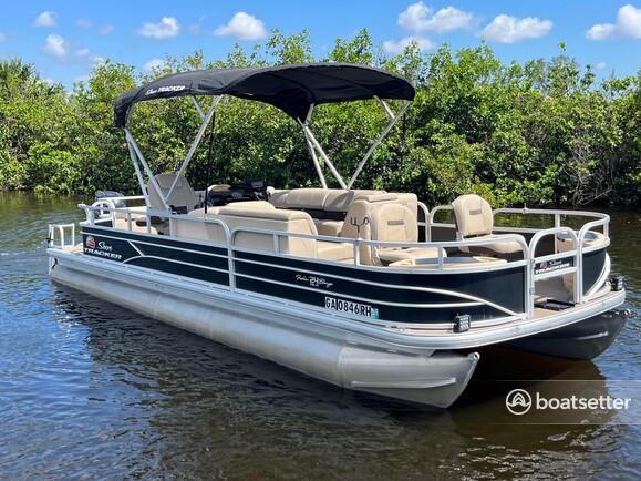 Brand New! 2020 Suntracker Fishin Barge 24 DLX
