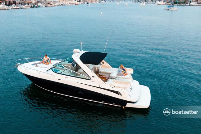 40ft Luxury Yacht Charter In Newport Beach