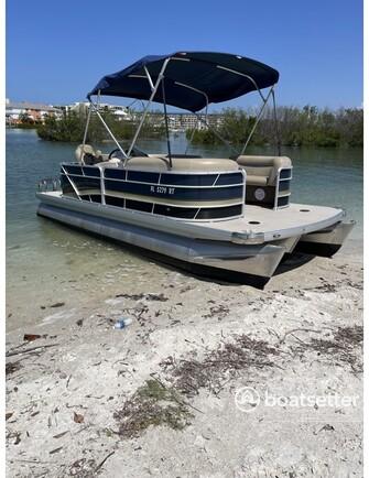 21Ft Godrey Sweetwater Tritoon for Rent in SWFL