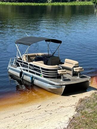 Sweetwater 2286 BF Pontoon Boat on Beautiful Lake Monroe, FL